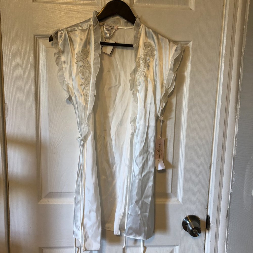 NWT - Linea Donatella Lingerie Set (3-piece) Robe+Slip+Thong - Size Small Ivory